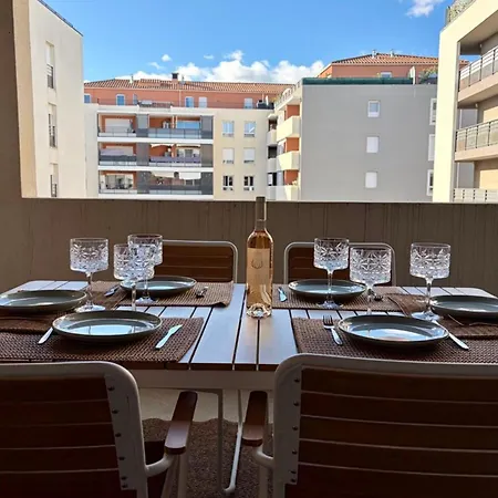 T4 Moderne 7 Pers Avec Terrasse&parking à 10 Min à Pieds * Le Lavandou