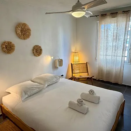 Сasa de vacaciones Modern 3-bedroom For 7 With Terrace & Parking 10min