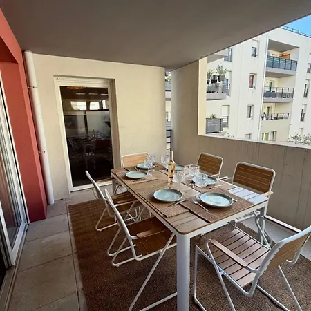 Сasa de vacaciones Modern 3-bedroom For 7 With Terrace & Parking 10min *