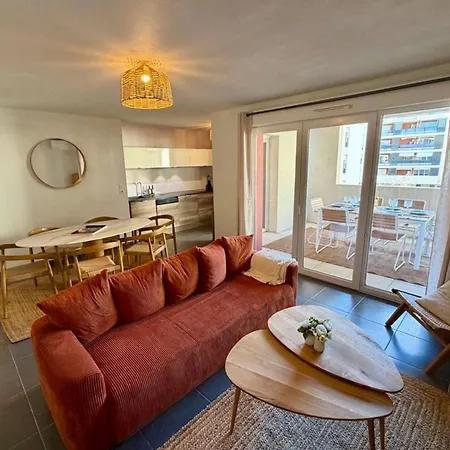 T4 Moderne 7 Pers Avec Terrasse&parking à 10 Min à Pieds *